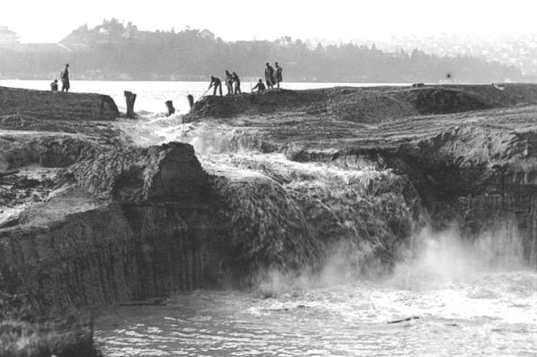 Lowering Lake Washington, 1916