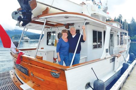 Oceanaire 1, w/David & Penny Thompson (North Shore News photo)