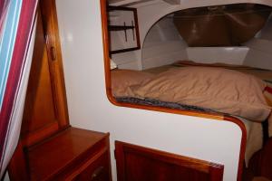 Island Runner - fwd cabin